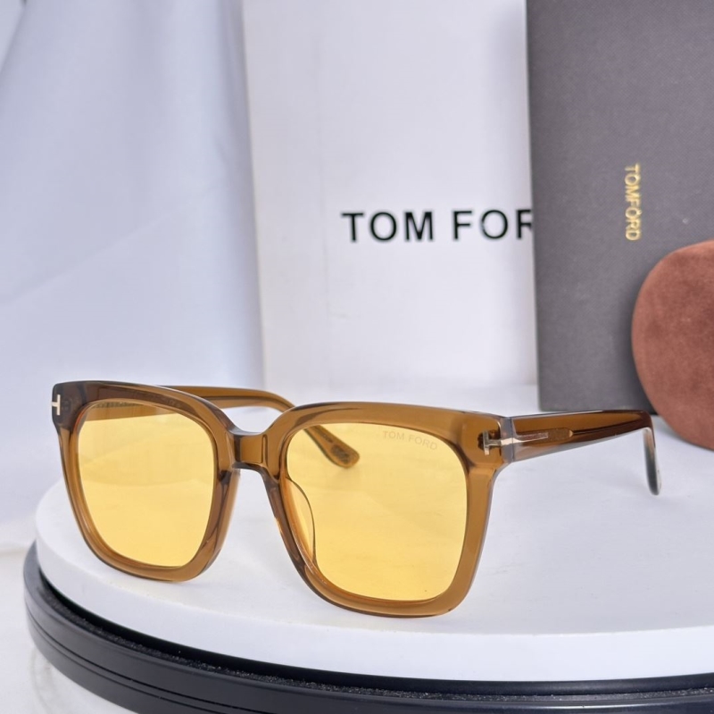 TOM FORD